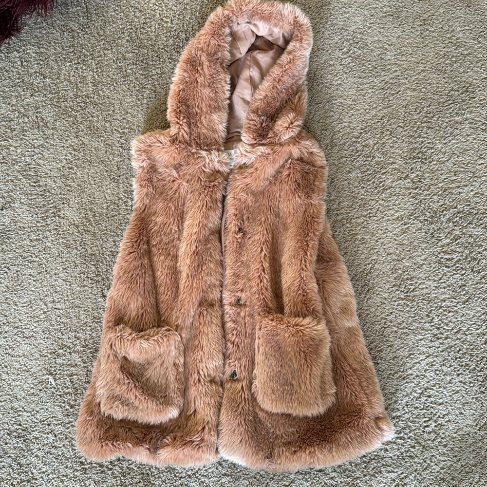 Pale pink Zara fur vest Size 13/14 girl